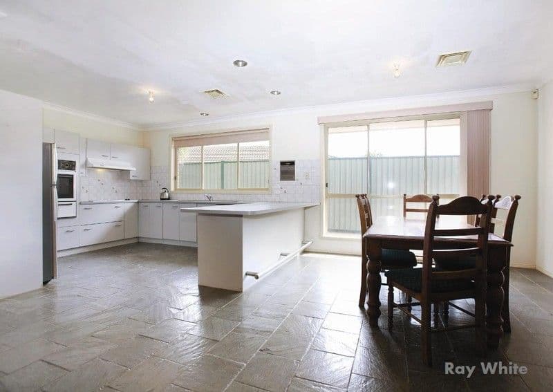 15 Strahan Court, KEILOR DOWNS VIC 3038, Keilor Downs - Thumbnail 3