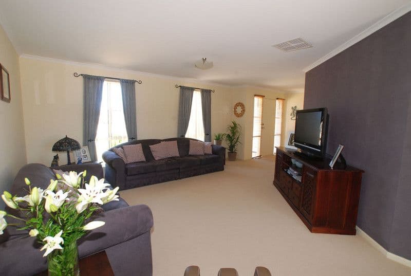 12A Pebble Court, ALDINGA BEACH SA 5173, Aldinga Beach - Thumbnail 2
