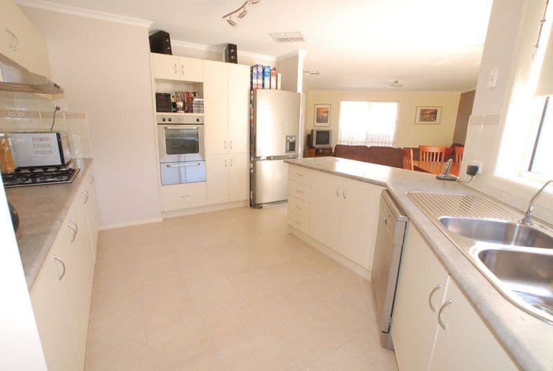 12A Pebble Court, ALDINGA BEACH SA 5173, Aldinga Beach - Thumbnail 4