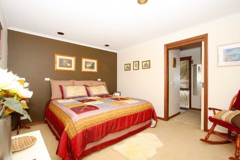 9 Veronica Crescent, MILL PARK VIC 3082, Mill Park - Thumbnail 8