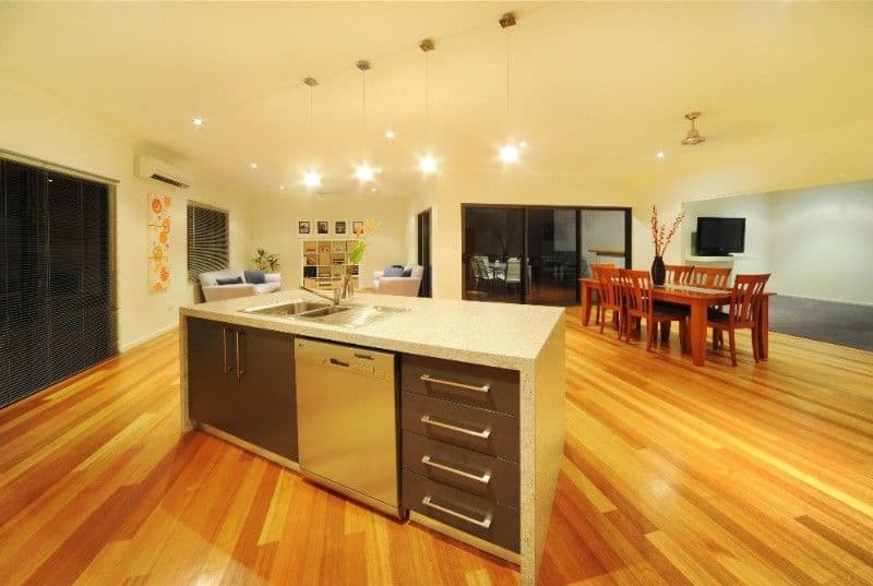 10 Johnquill Court, CANNONVALE QLD 4802, Cannonvale - Thumbnail 3