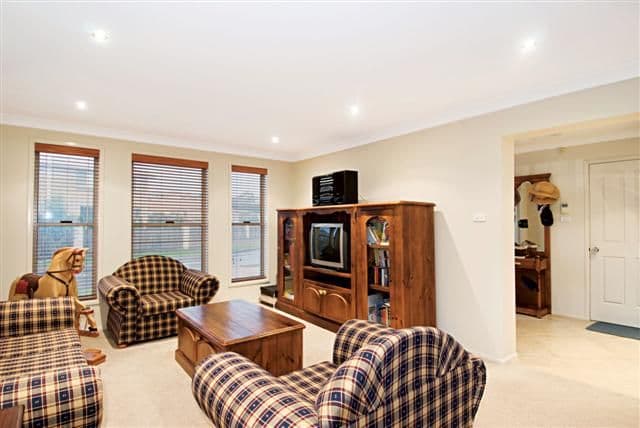 169 Brampton Drive, BEAUMONT HILLS NSW 2155, Beaumont Hills - Thumbnail 2