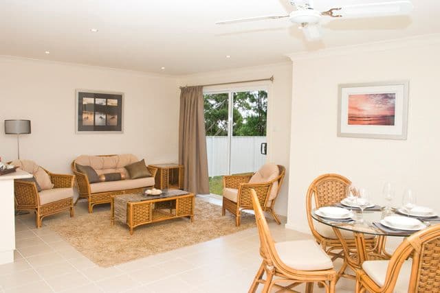 16 Dellavia Drive, LAKE MUNMORAH NSW 2259, Lake Munmorah - Thumbnail 3