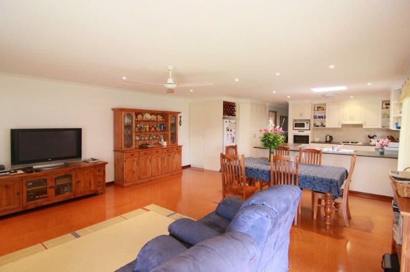 15 Crockers Road, WESTBROOK QLD 4350, Westbrook - Thumbnail 2