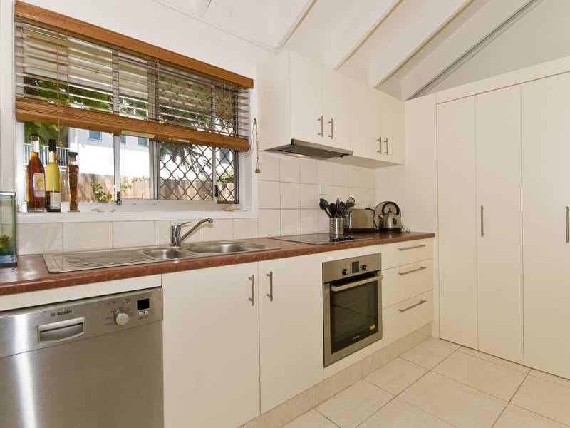 55 Leyte Avenue, PALM BEACH QLD 4221, Palm Beach - Thumbnail 3