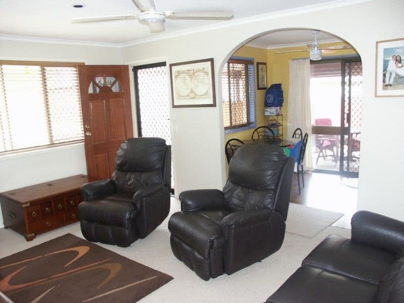 8 Craig Street, EVERTON HILLS QLD 4053, Everton Hills - Thumbnail 2