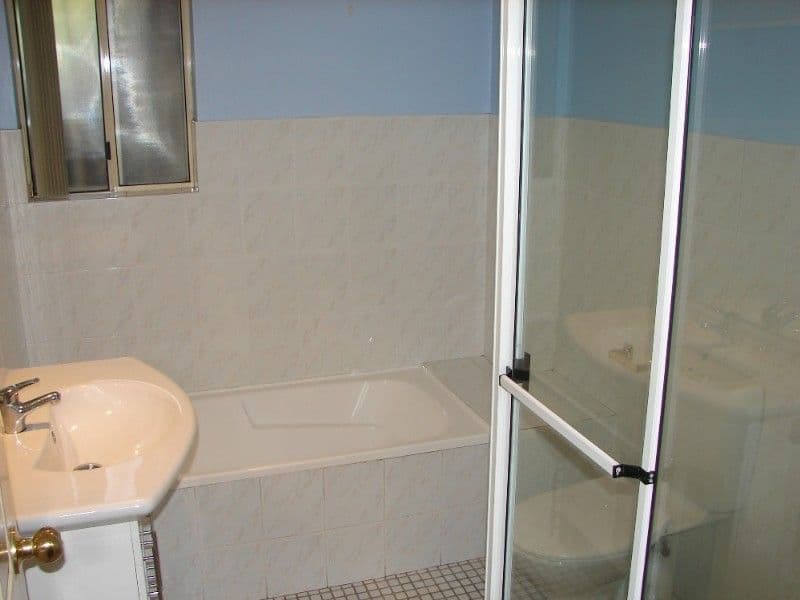 27 Glencoe Street, SUTHERLAND NSW 2232, Sutherland - Thumbnail 4