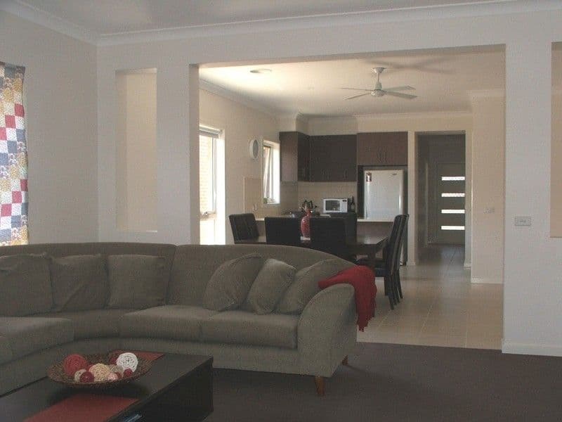 3 Daybreak Street, EPPING VIC 3076, Epping - Thumbnail 3