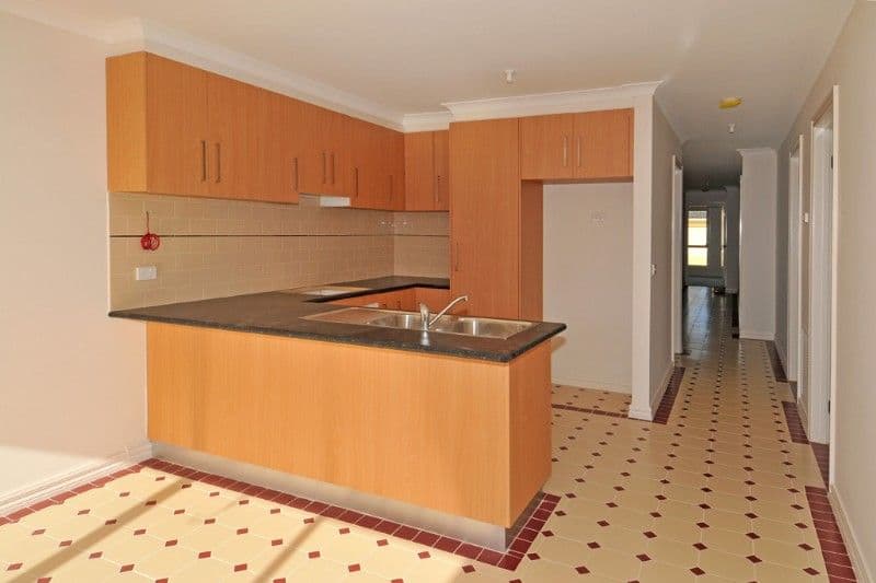 4 Marylou Court, DELAHEY VIC 3037, Delahey - Thumbnail 2