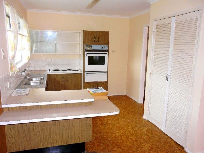 27 Milperra Road, ROCHEDALE SOUTH QLD 4123, Rochedale South - Thumbnail 2