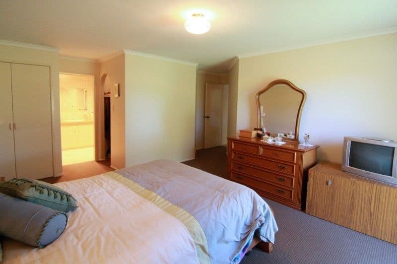 4 Karyn Street, CENTENARY HEIGHTS QLD 4350, Centenary Heights - Thumbnail 7