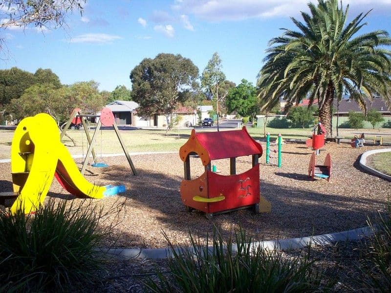21 Grenville Avenue, HILLCREST SA 5086, Hillcrest - Thumbnail 3