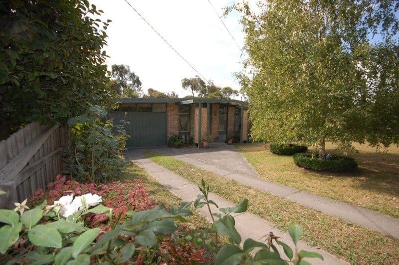 13 Dorothy Road, MOUNT EVELYN VIC 3796, Mount Evelyn - Image 1