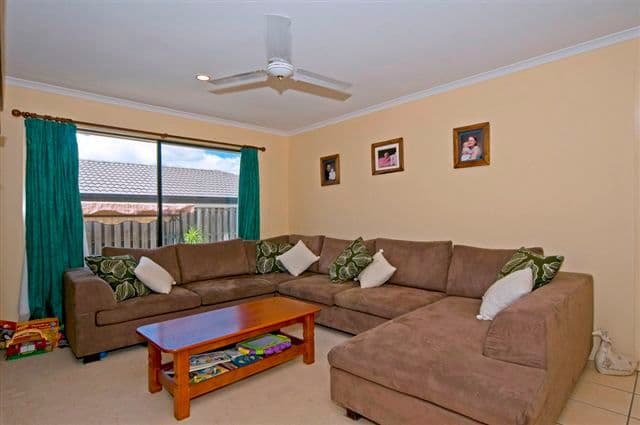 13 Catchlove Street, MAUDSLAND QLD 4210, Maudsland - Thumbnail 4