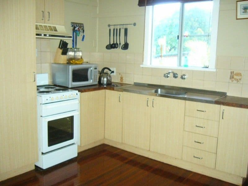 28 Lauga Street, PARK AVENUE QLD 4701, Park Avenue - Thumbnail 4