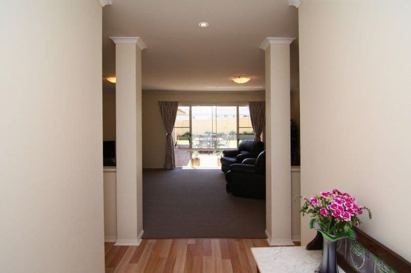 2 Schaefer Court, WESTBROOK QLD 4350, Westbrook - Thumbnail 2