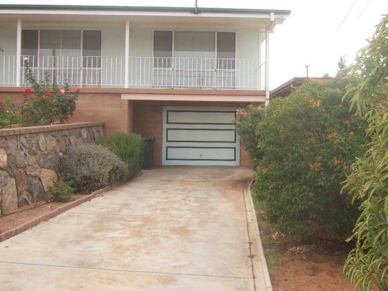 574 Oneill Street, BROKEN HILL NSW 2880, Broken Hill - Thumbnail 2