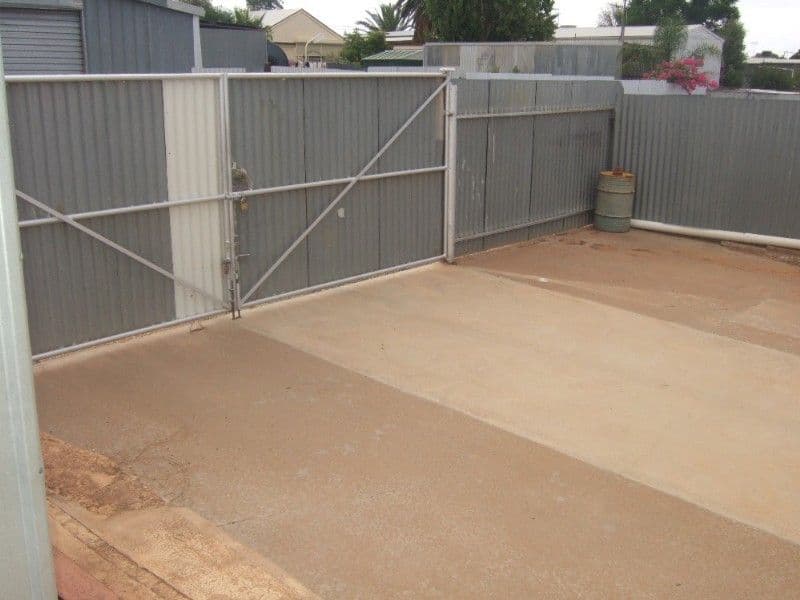 574 Oneill Street, BROKEN HILL NSW 2880, Broken Hill - Thumbnail 7