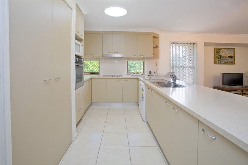 11 Ashfield Court, St Leonards, St Leonards - Thumbnail 2