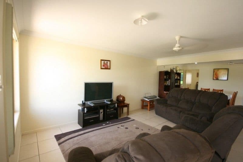 28 Jackson Street, SARINA QLD 4737, Sarina - Thumbnail 4
