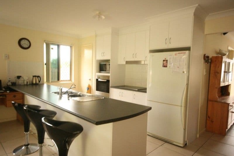 28 Jackson Street, SARINA QLD 4737, Sarina - Thumbnail 7