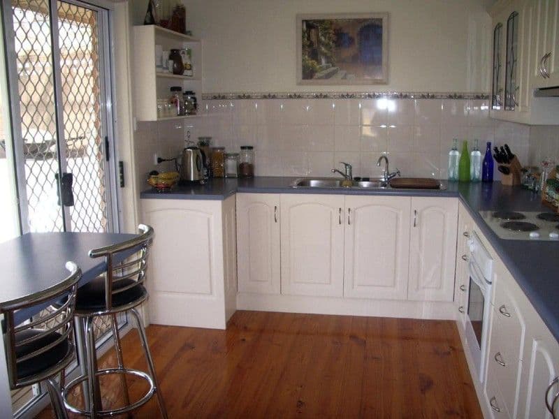 18 Cannawigara Road, BORDERTOWN SA 5268, Bordertown - Thumbnail 2