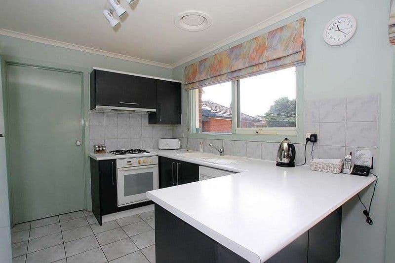 16 Tintern Crescent, WANTIRNA SOUTH VIC 3152, Wantirna South - Thumbnail 4