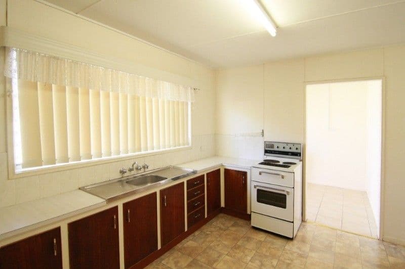 2a Friend Street, HARRISTOWN QLD 4350, Harristown - Thumbnail 3