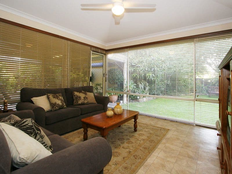 11 Winchester Way, LEEMING WA 6149, Leeming - Thumbnail 2