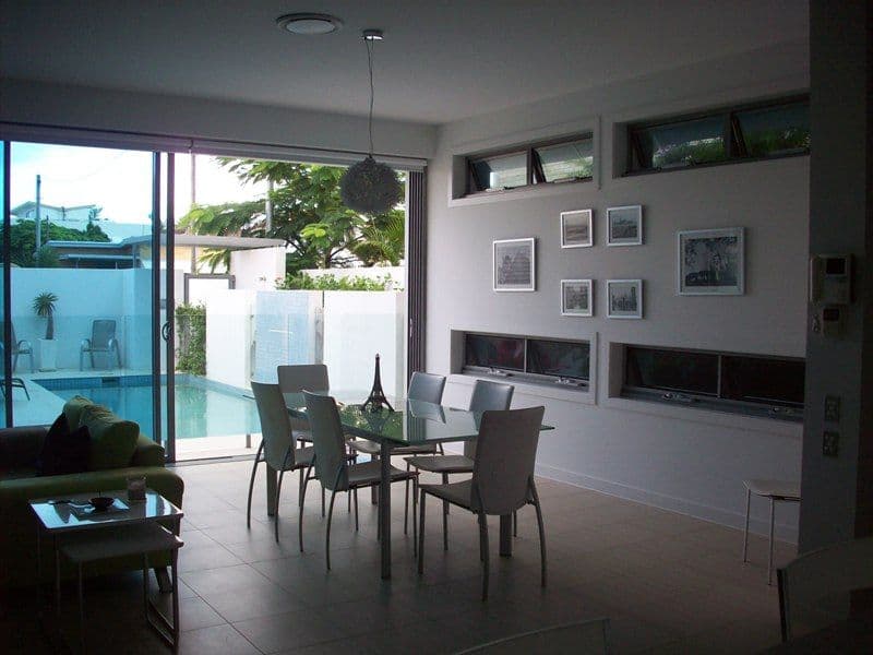 20 Seabeach Avenue, MERMAID BEACH QLD 4218, Mermaid Beach - Thumbnail 4