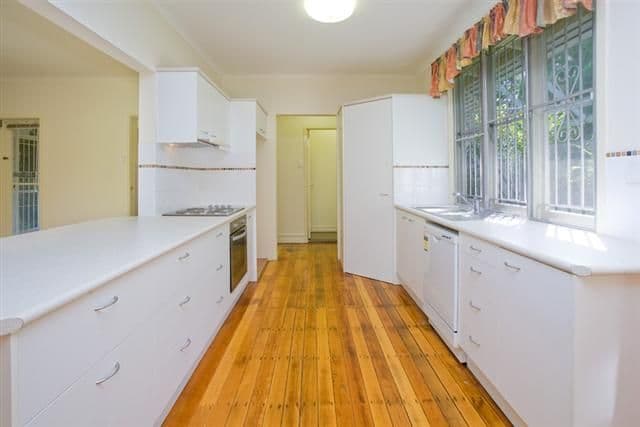 23 Perihelion Street, COORPAROO QLD 4151, Coorparoo - Thumbnail 3
