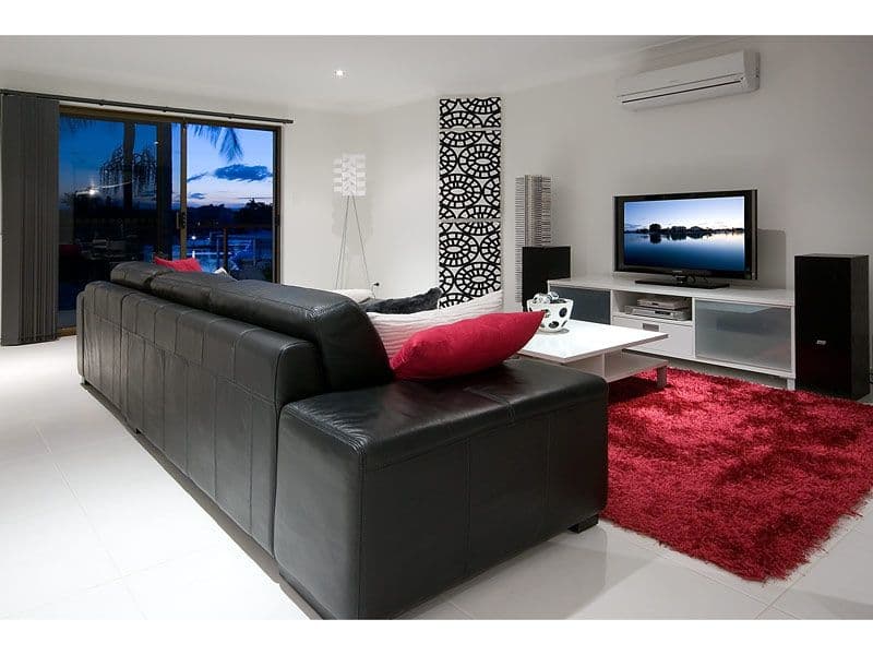 22 Pebble Beach Drive, RUNAWAY BAY QLD 4216, Runaway Bay - Thumbnail 6