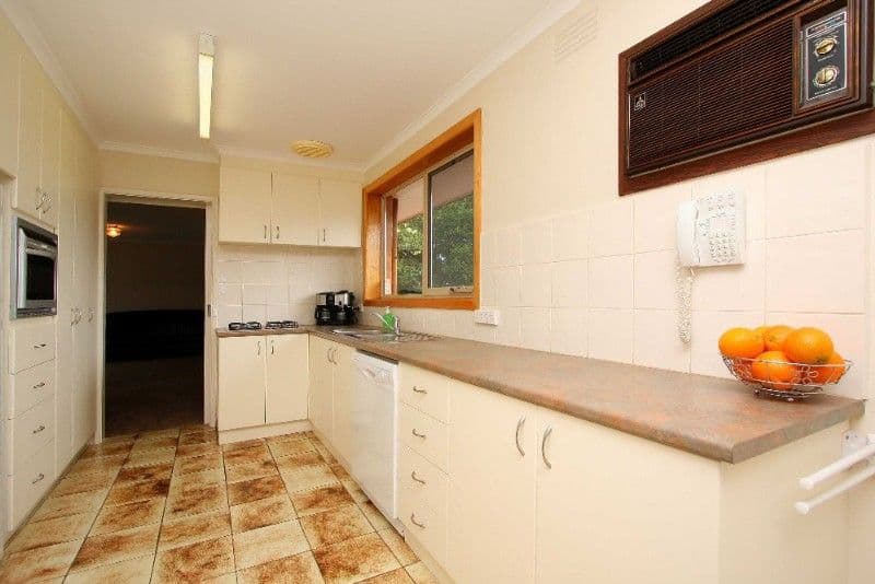 18 Gleeson Drive, BUNDOORA VIC 3083, Bundoora - Thumbnail 4
