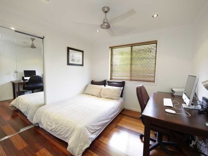 30 Amboina Avenue, PALM BEACH QLD 4221, Palm Beach - Thumbnail 5