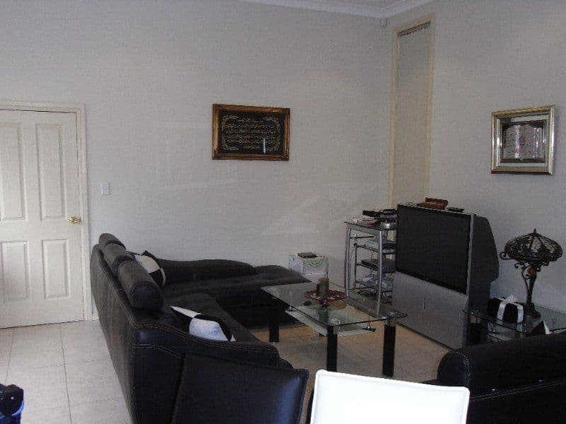 33 Hardy Avenue, RIVERWOOD NSW 2210, Riverwood - Thumbnail 2
