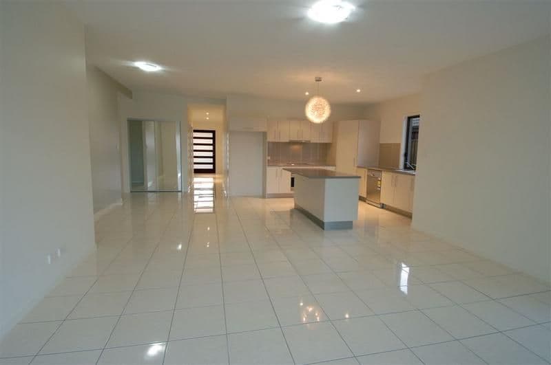12 Andrew Avenue, LITTLE MOUNTAIN QLD 4551, Little Mountain - Thumbnail 5