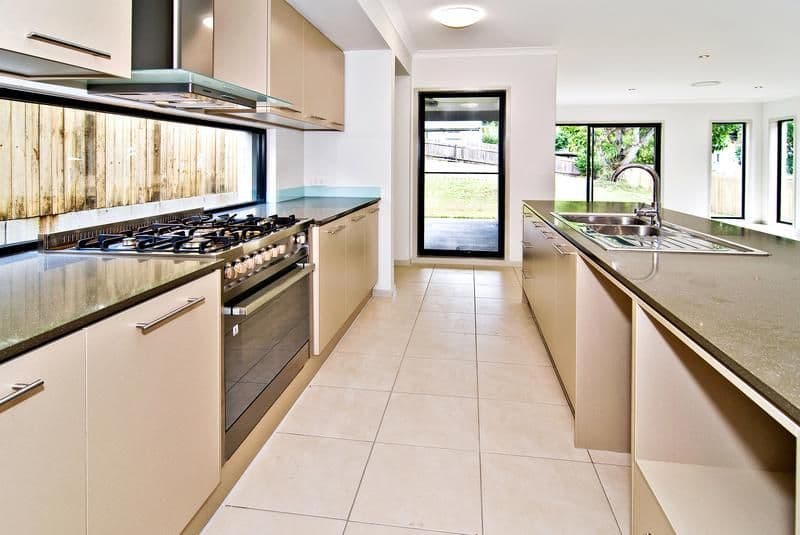 37 Huxley Avenue, ALDERLEY QLD 4051, Alderley - Thumbnail 2