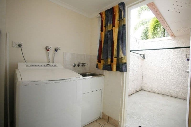 21 Tuffley Street, WEST END QLD 4810, West End - Thumbnail 3