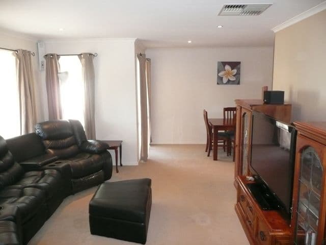 53 New Hampshire Drive, PARAFIELD GARDENS SA 5107, Parafield Gardens - Thumbnail 2