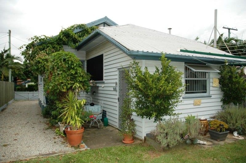 12  Bell Street, WOODY POINT QLD 4019, Woody Point - Thumbnail 6