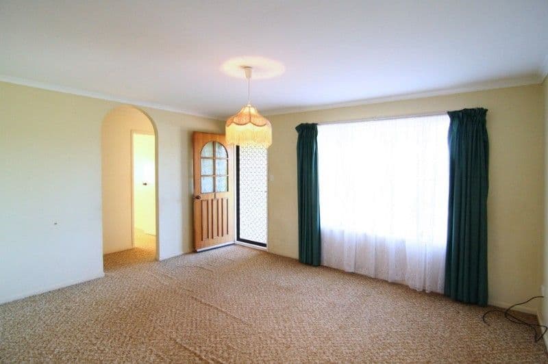 6 Cossart Street, CENTENARY HEIGHTS QLD 4350, Centenary Heights - Thumbnail 3