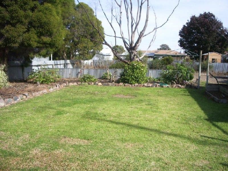 13 English Street, BORDERTOWN SA 5268, Bordertown - Thumbnail 2