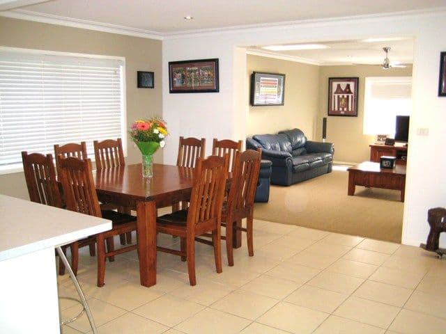 156 Laguna Avenue, PALM BEACH QLD 4221, Palm Beach - Thumbnail 2