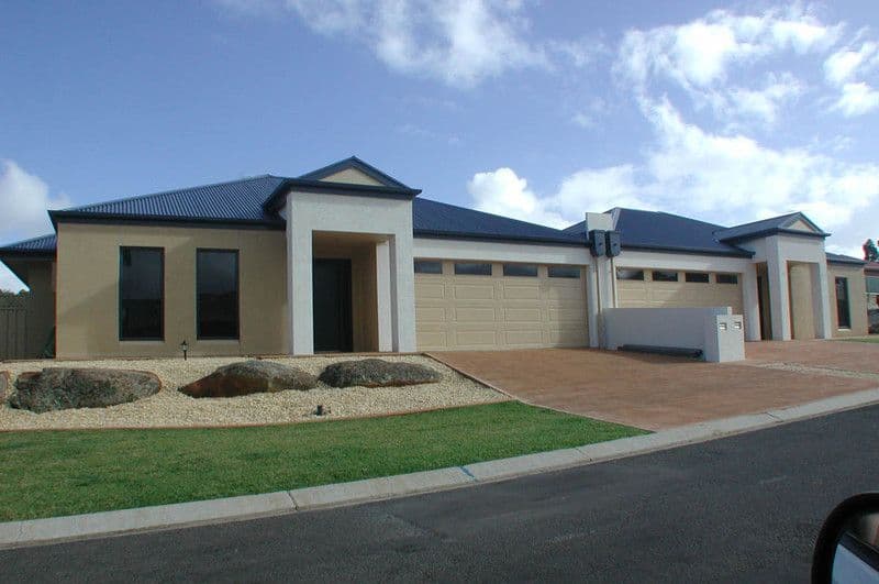 2/2  Graney Court, MOUNT GAMBIER SA 5291, Mount Gambier - Image 1