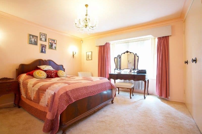 43 Roscommon Crescent, KILLARNEY HEIGHTS NSW 2087, Killarney Heights - Thumbnail 2