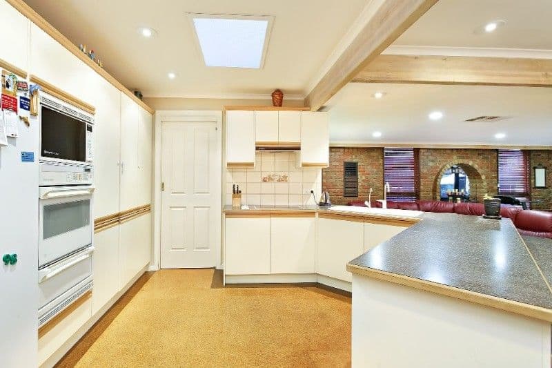72 Grayson Drive, SCORESBY VIC 3179, Scoresby - Thumbnail 5