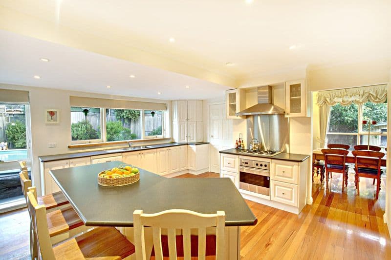 217 Nell Street, GREENSBOROUGH VIC 3088, Greensborough - Thumbnail 2