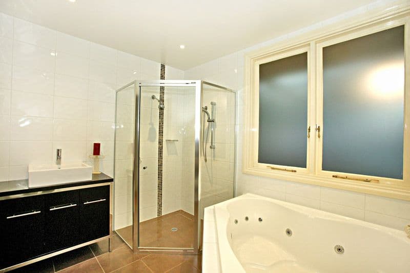 217 Nell Street, GREENSBOROUGH VIC 3088, Greensborough - Thumbnail 4