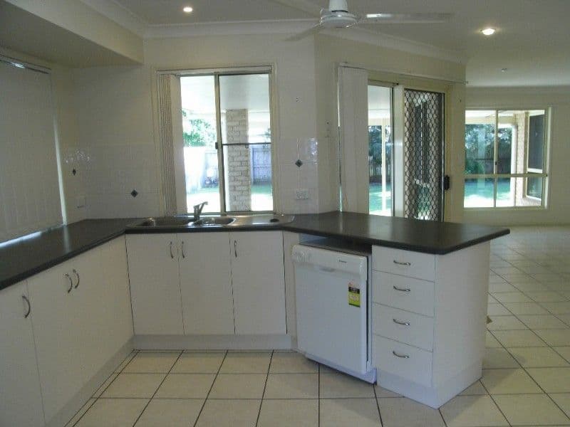 6 Marine Parade, BUCASIA QLD 4750, Bucasia - Thumbnail 2