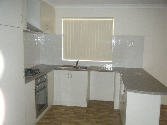 18 Sutcliffe Road, WAGGRAKINE WA 6530, Waggrakine - Thumbnail 2